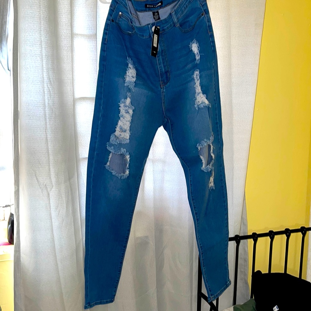 Fashion Nova ripped jeans